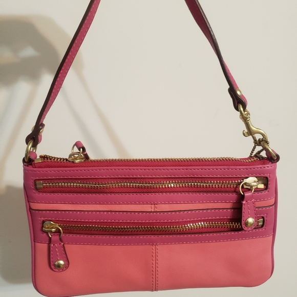 Coach wristlet - Picture 3 of 3